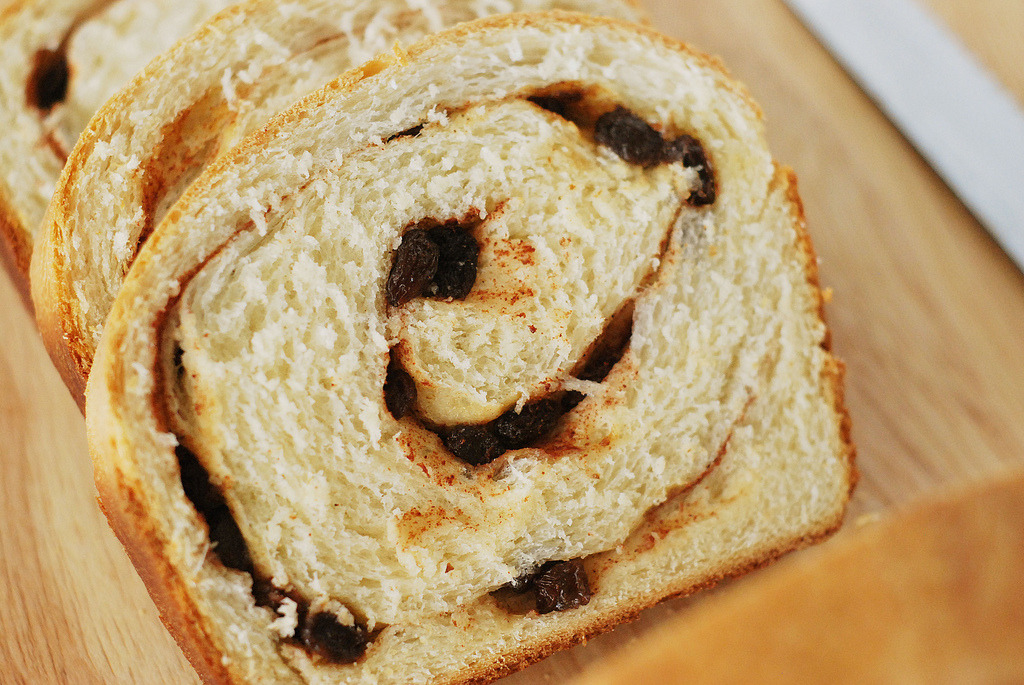 Cinnamon Raisin Swirl Bread Recipe (x)