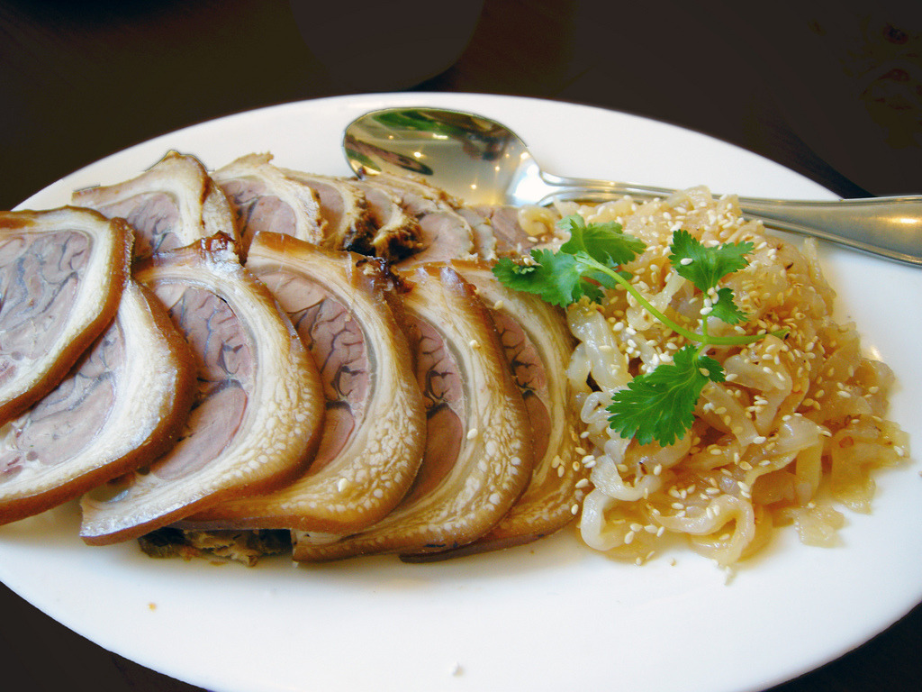Pork cold cuts and jelly fish by Quan on Flickr.