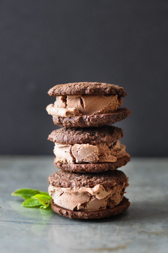 Frozen Mint Chocolate Whoopie Pies Fed and Fit