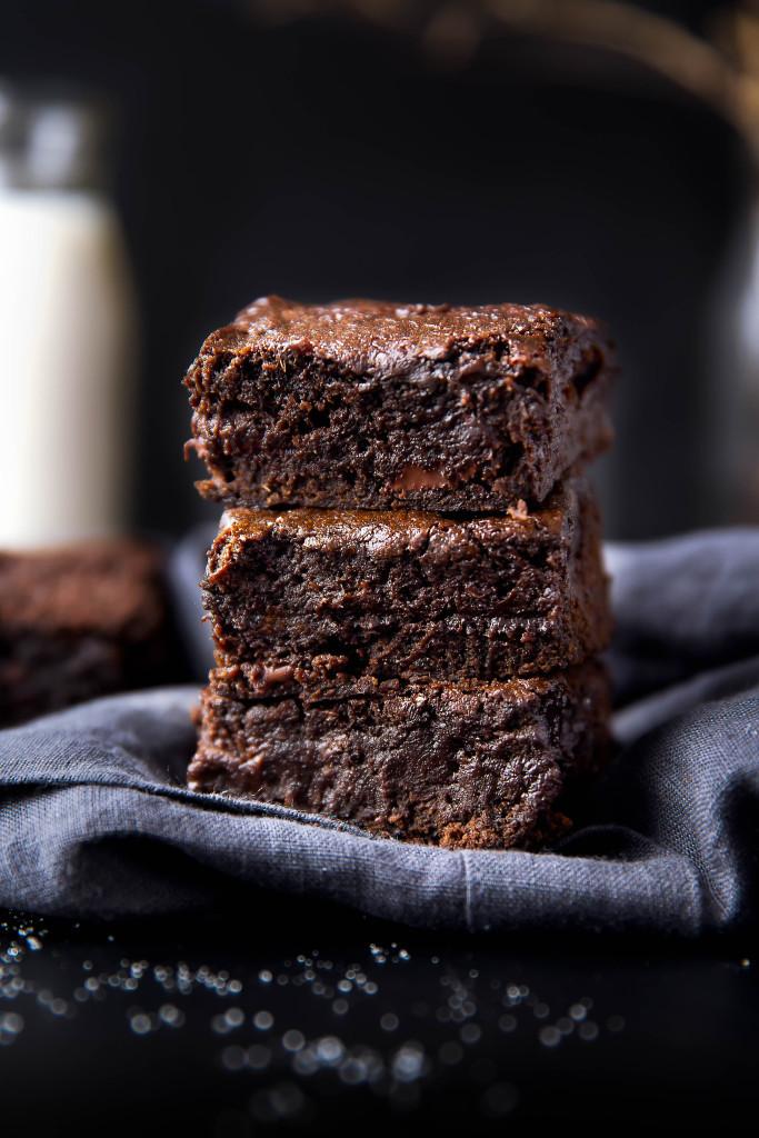 GINGERSNAP MOLASSES BROWNIES Really nice recipes. Every hour.Show me what you cooked!